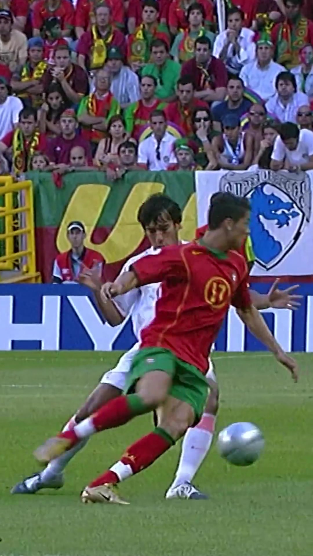2004欧洲杯上的小小罗是怎样踢球的