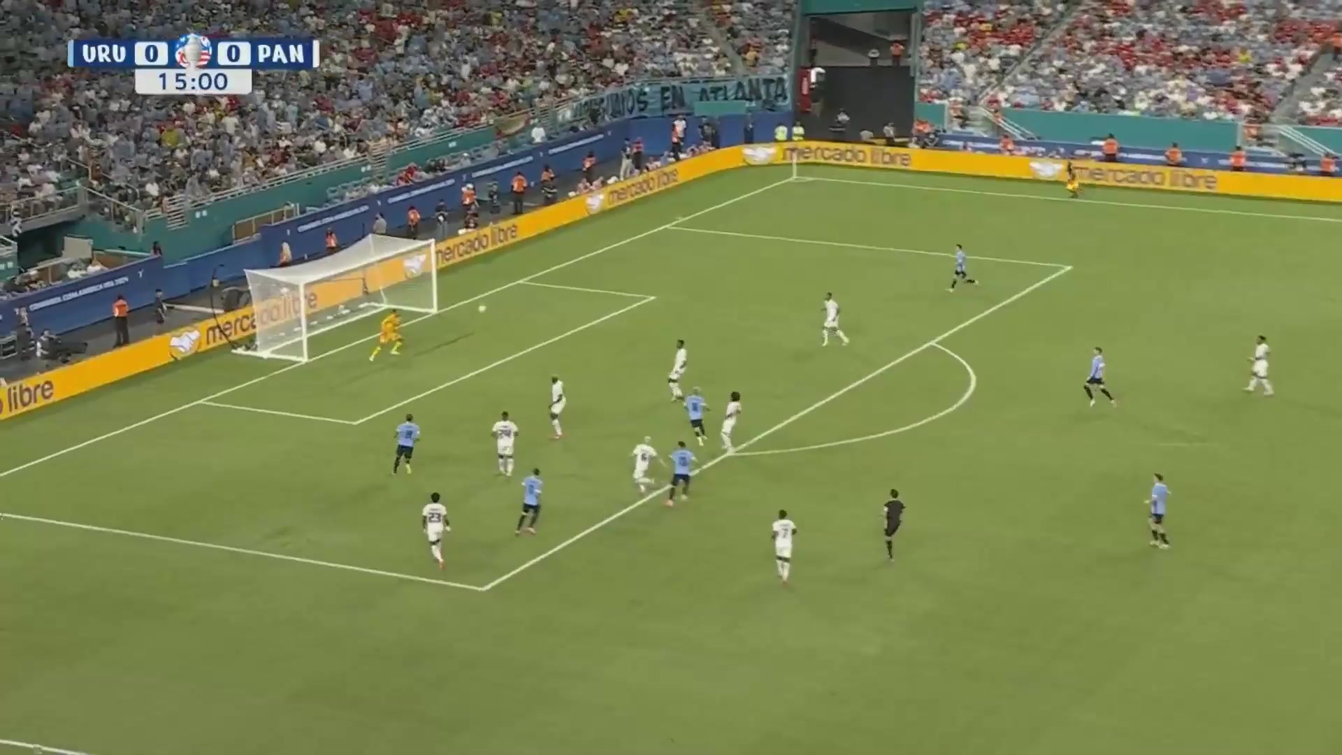 精彩好球！乌拉圭边锋M阿劳霍远距离兜射破门！