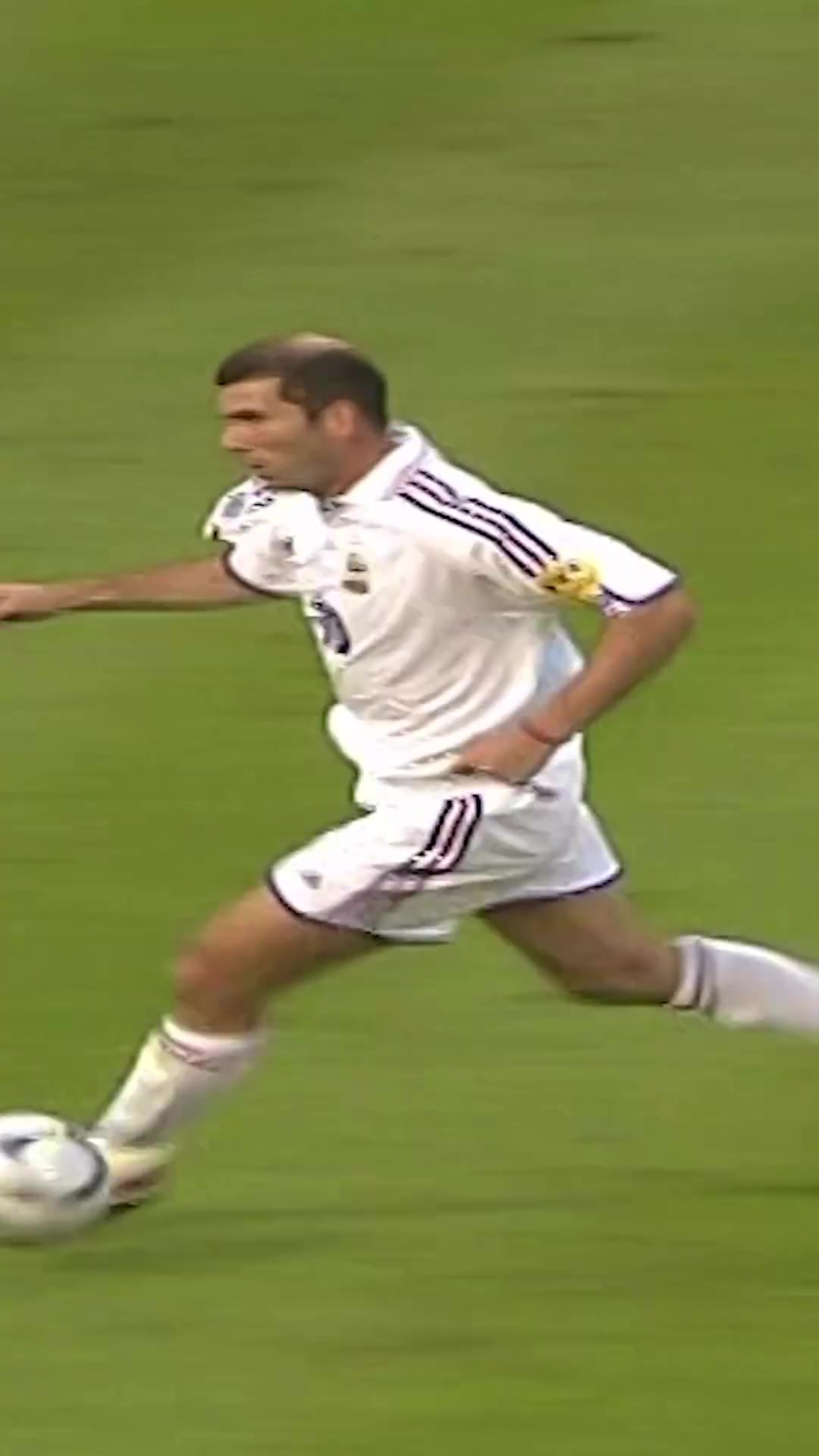 齐达内在2000欧洲杯上是怎样踢球的