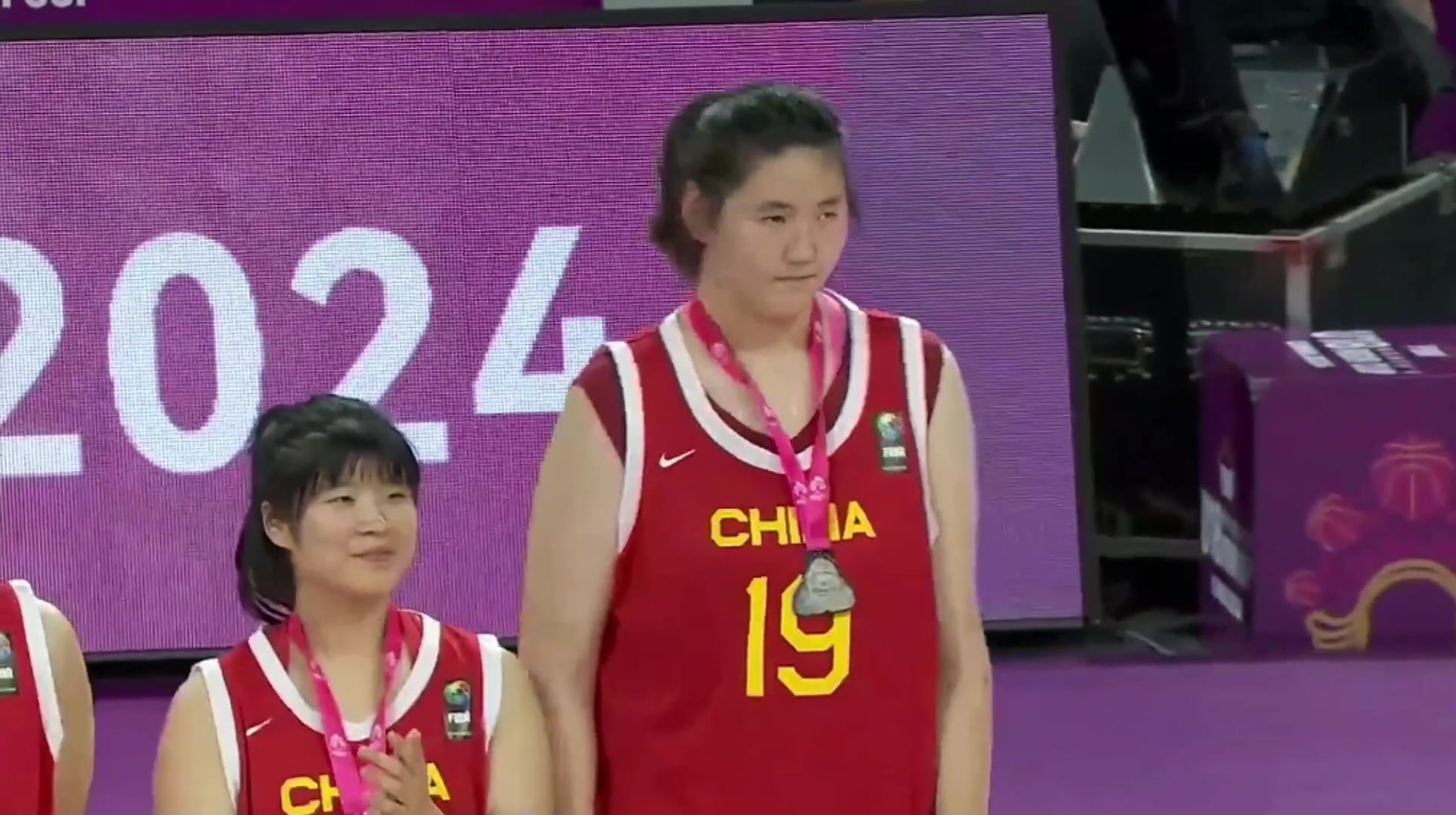 继续加油！中国U18女篮决赛不敌澳大利亚获得银牌，继续努力未来可期！