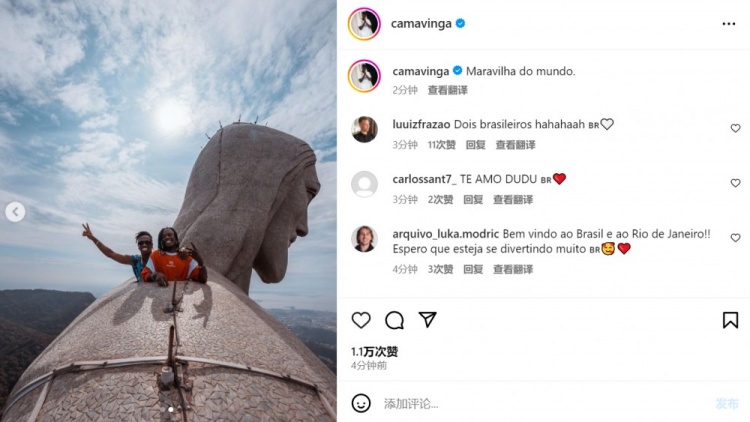 还在度假！卡马文加晒和维尼修斯合影，两人同游巴西基督像