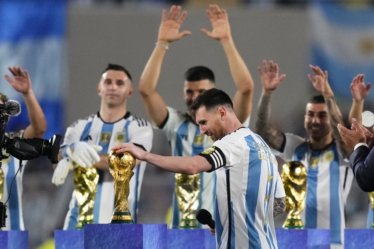 记者：阿根廷中国行主办方曾联系足协，希望中国队能和阿根廷热身