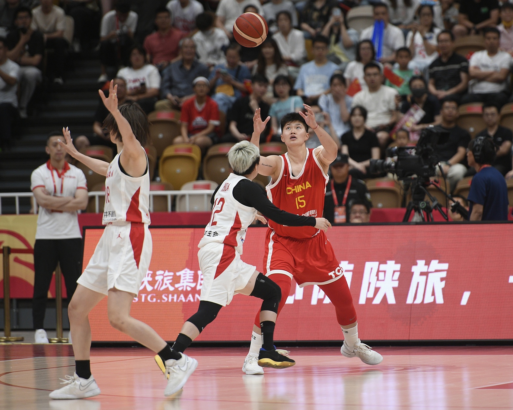 媒体人：中国女篮输就输了热身赛不给输难道去拿正赛去练兵