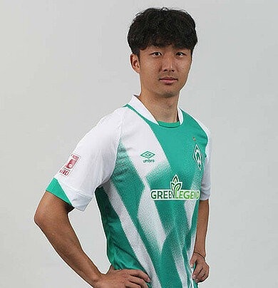 李贤成：欧洲踢球更纯粹没那么复杂，希望能在不莱梅U23多打比赛