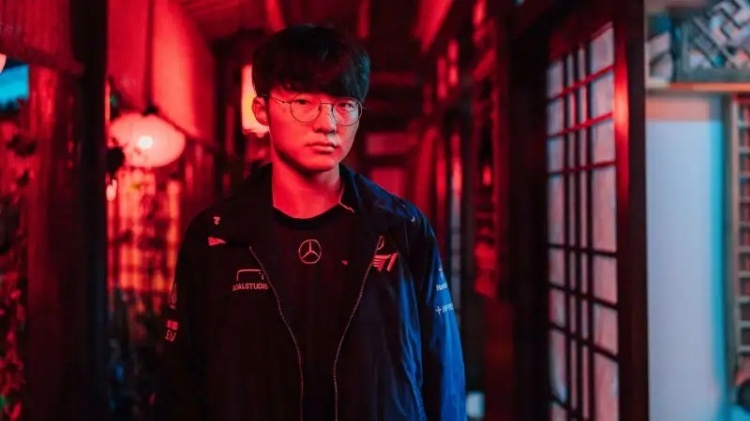 Faker：去年受伤让我心态变得更加坚强不会因为一场胜负大喜大悲