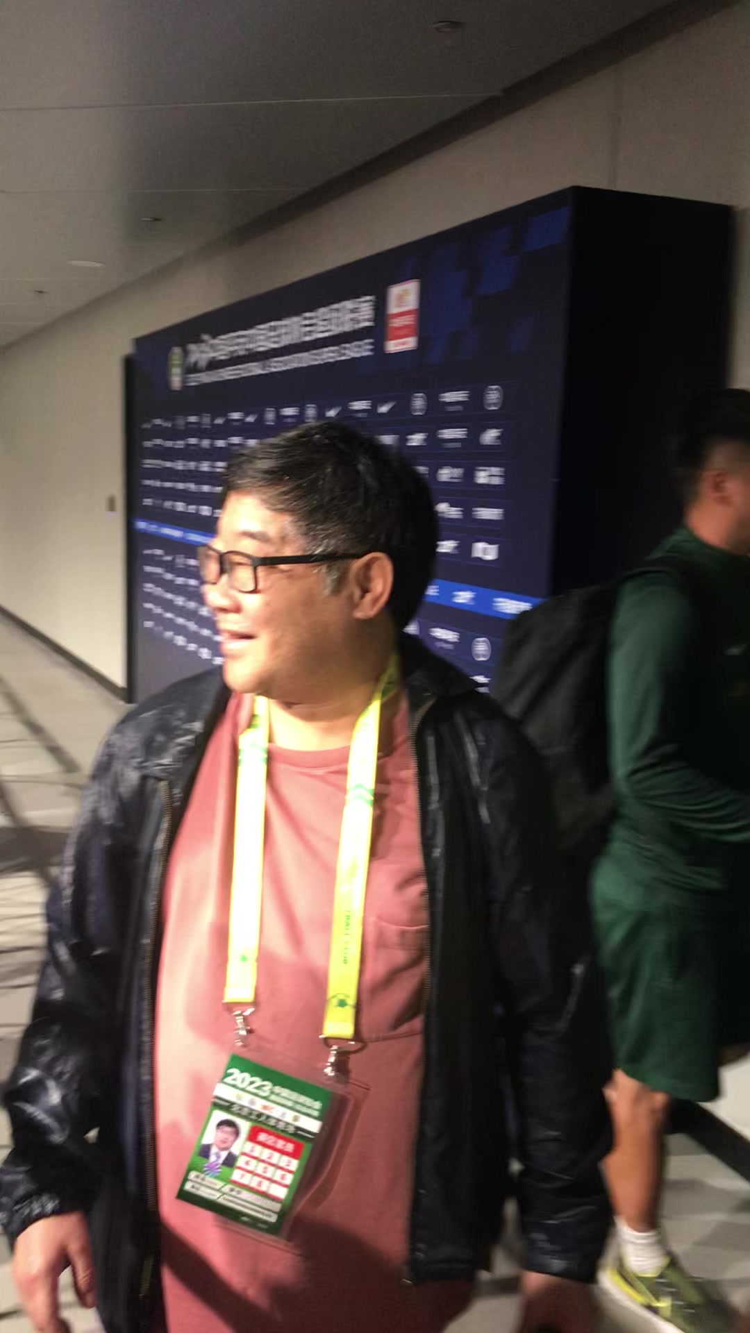 老熟人见证国安队史1000场！前国安俱乐部董事长罗宁现身工体