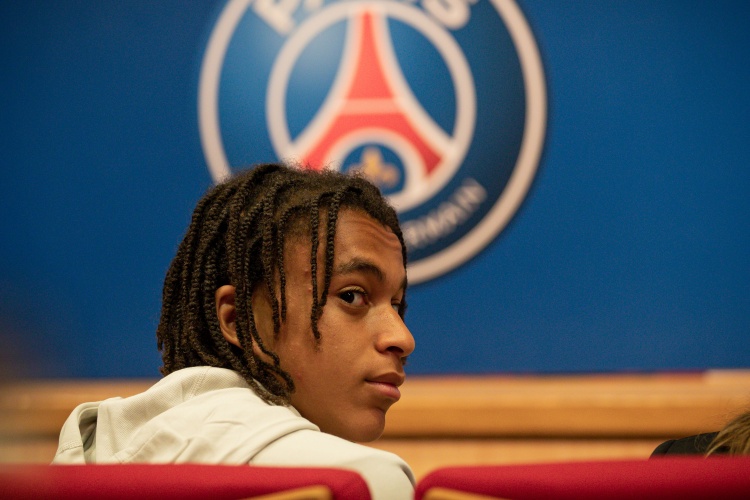 法媒：U18法国杯巴黎点球不敌马赛，姆巴佩弟弟遭对方球迷辱骂