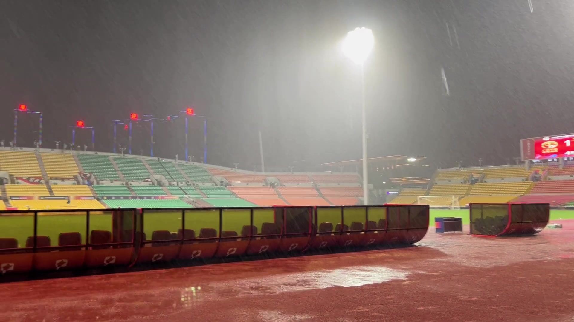 因现场暴雨，广西平果哈嘹vs佛山南狮