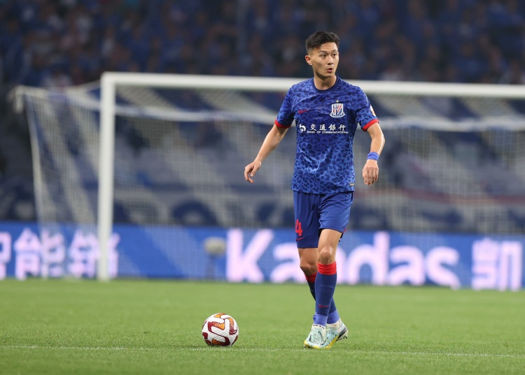 记者：蒋圣龙或成范志毅、毕津浩后，申花队史第三位锋卫摇摆人